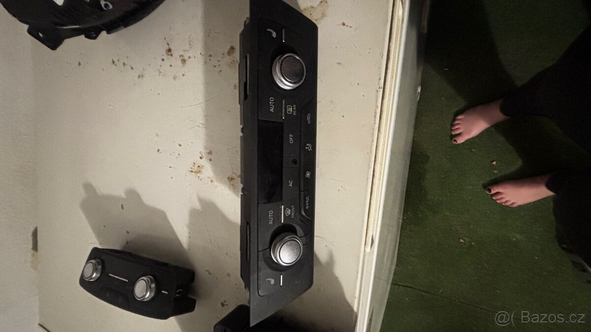 Audi A6 Ovládací panel automatické klimatizace (Climatronic