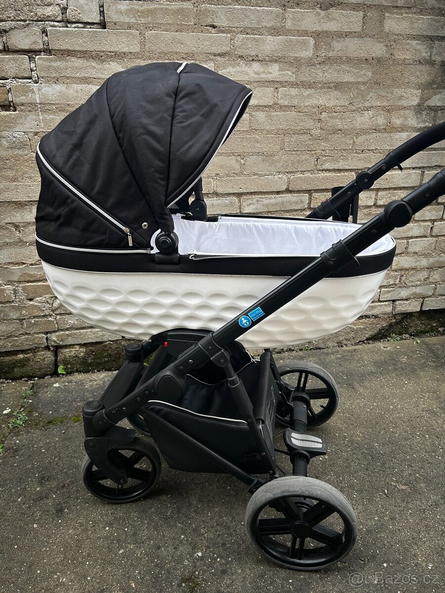 Kočárek Adbor OXV-3D