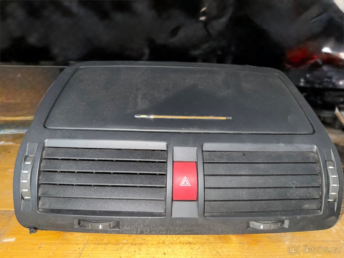 Prostřední výdechy topení Škoda Octavia 2