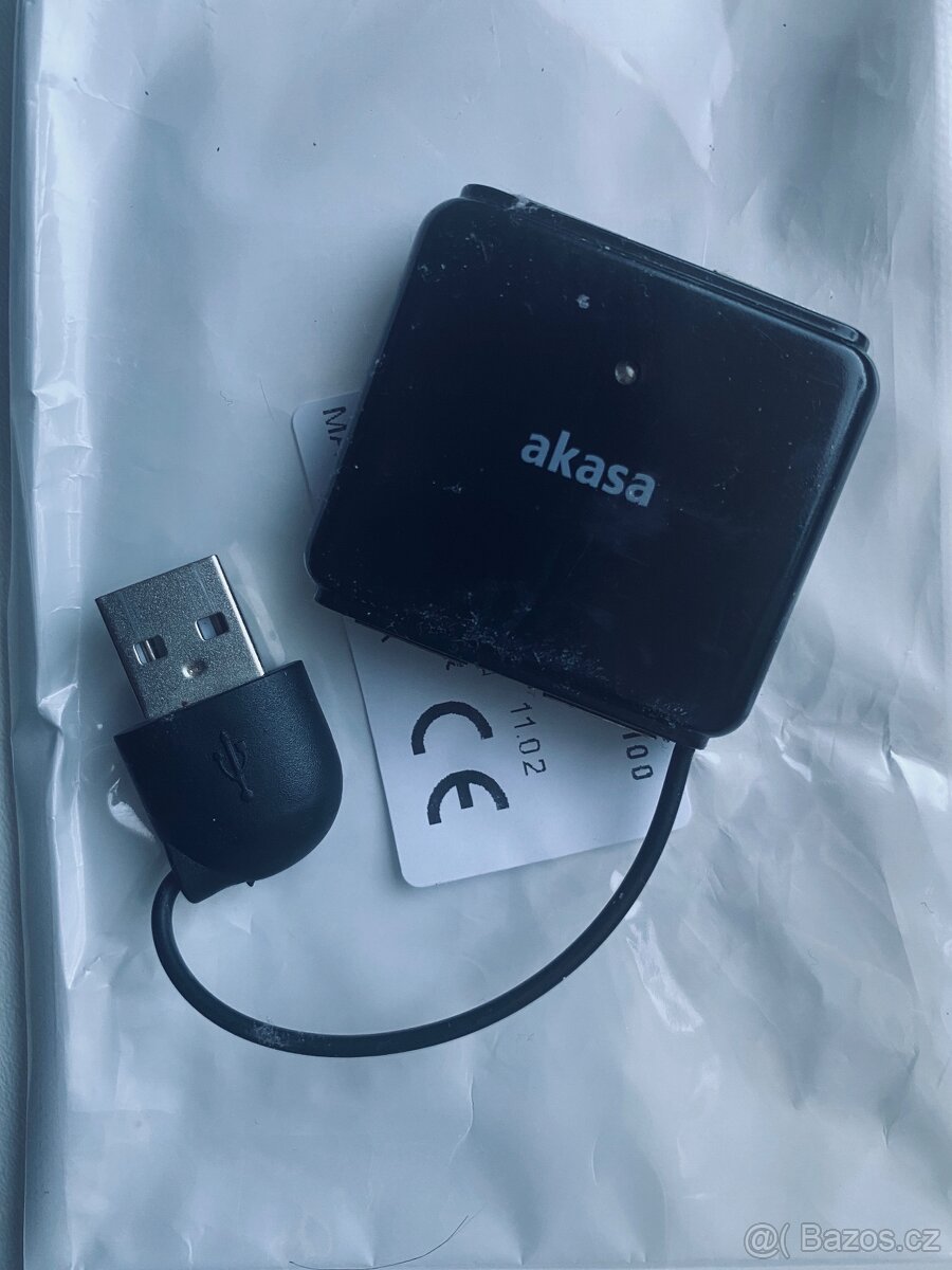USB hub Akasa – 4× USB 2.0
