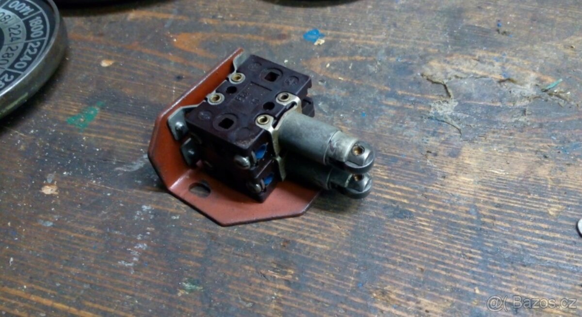 sv18 spínač