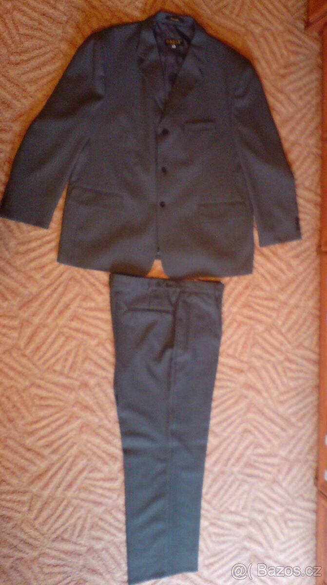 Pánský oblek nový, klasického střihu, vel. 62