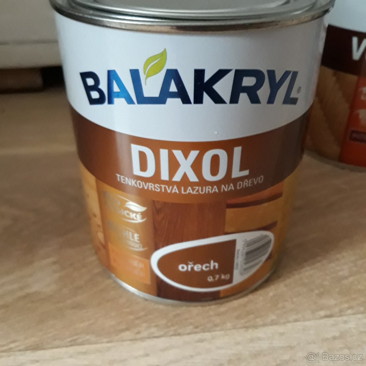 Nová barva,  lazura Balakryl Dixol - ořech