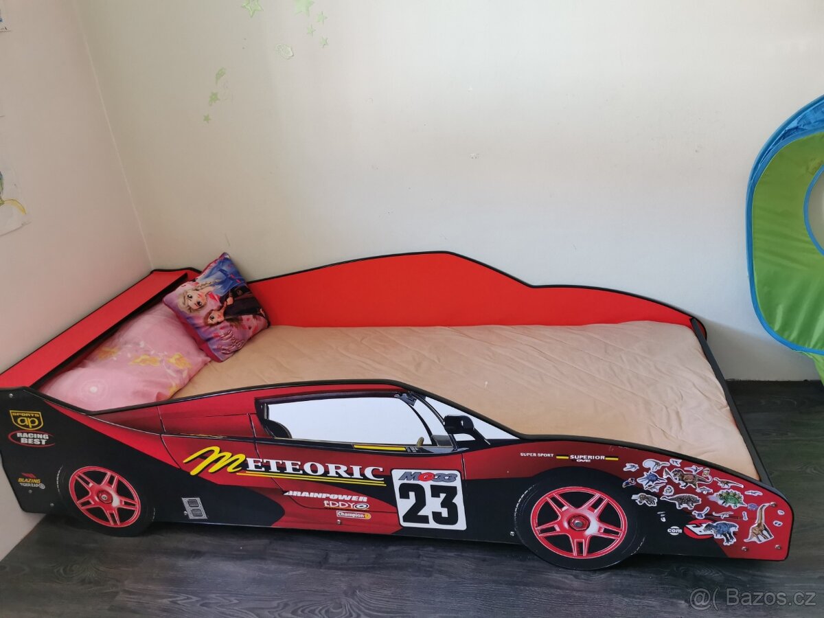 Dětská postel auto