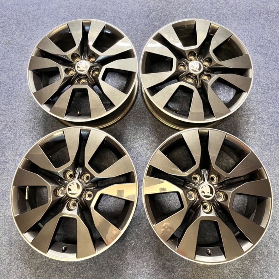 5x112 R17 Škoda Yeti originál alu disky - TOP