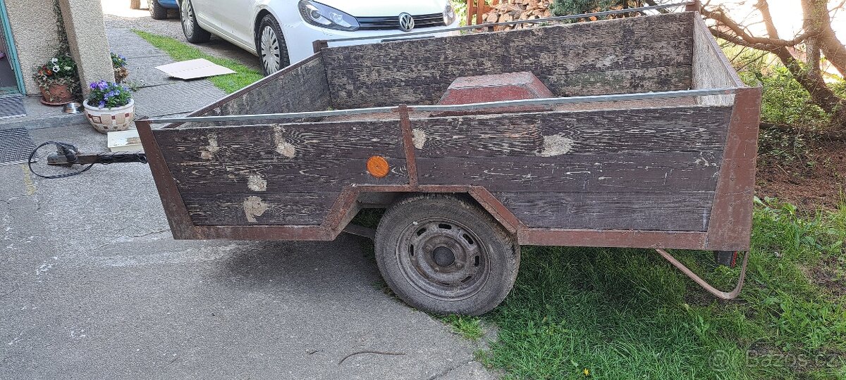 Přívěsný vozík