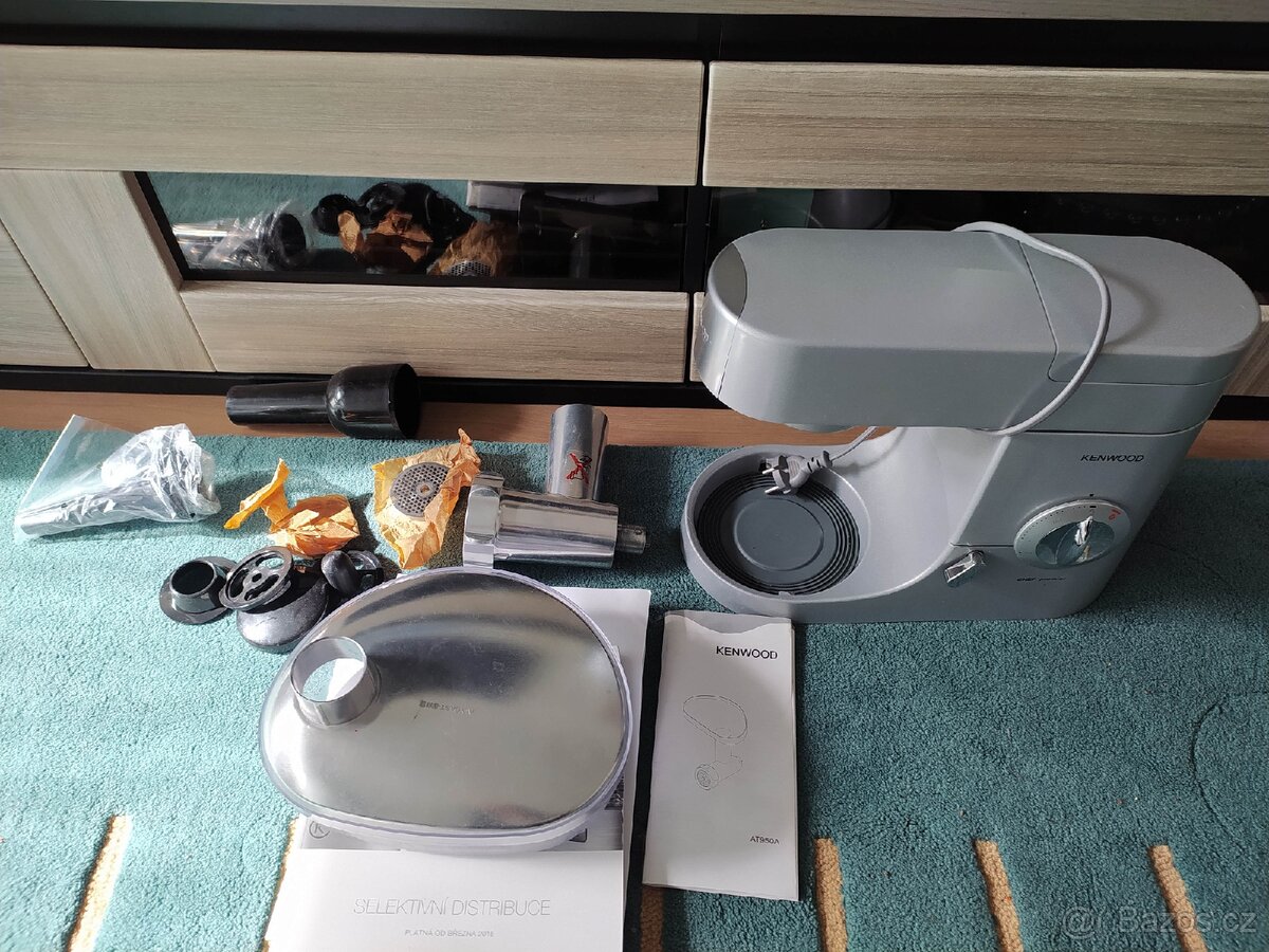Kuchyňský robot Kenwood Chef premier+ mlinek na maso