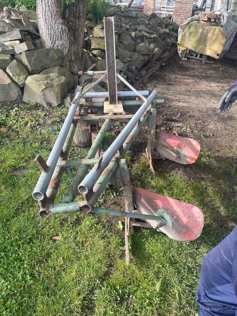 Orací pluh za traktor