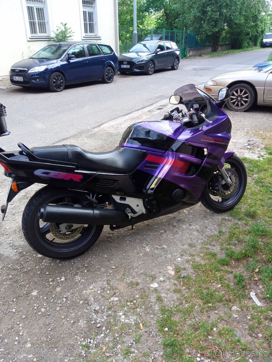 Prodám nebo vyměním Honda CBR 1000 F dual