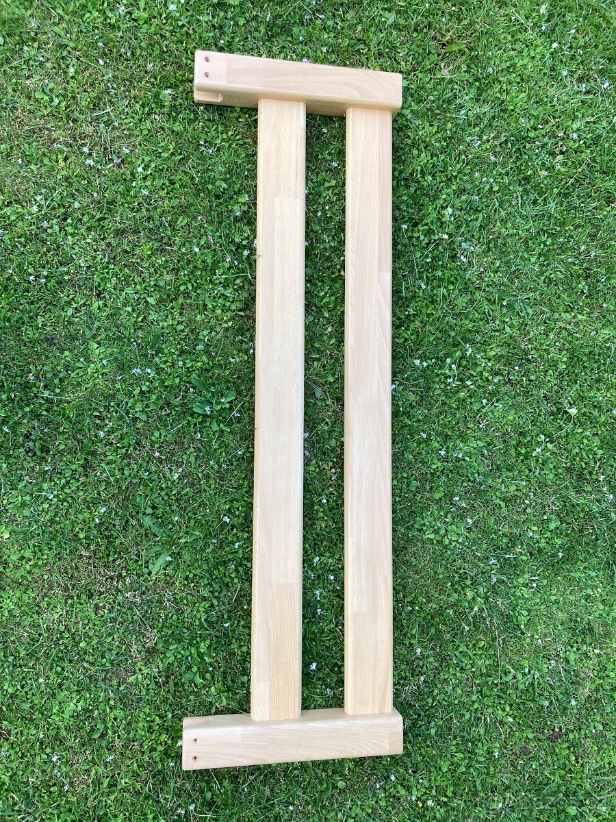 Zábrana k dětské posteli