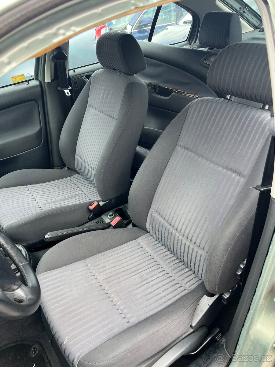 Škoda octavia 1 interiér