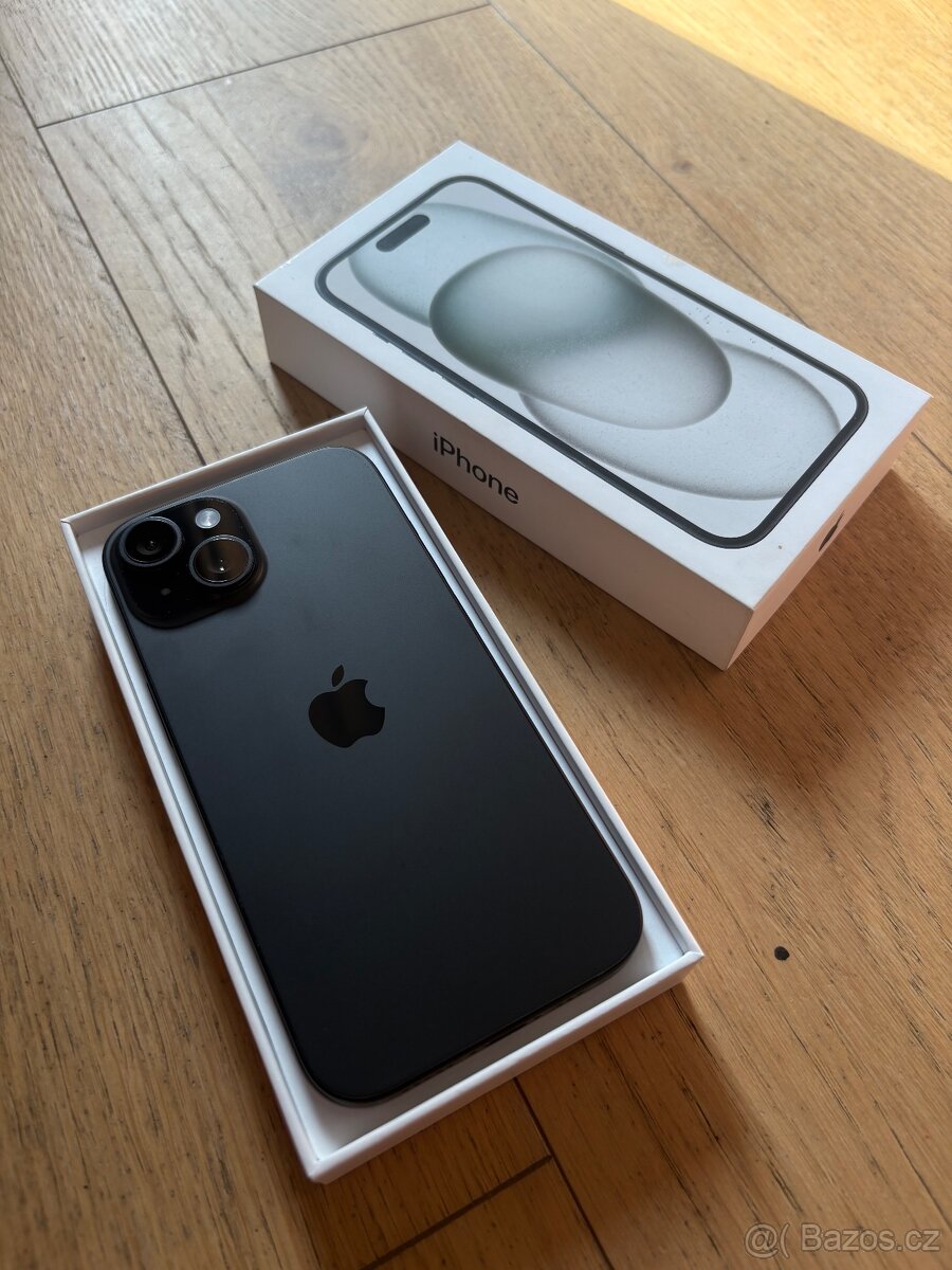 Apple iPhone 15 256GB černý