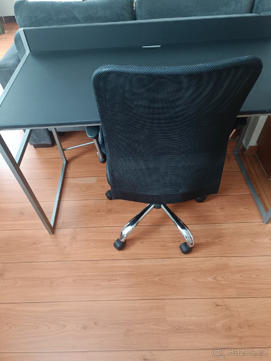 Psací stůl+otočná židle