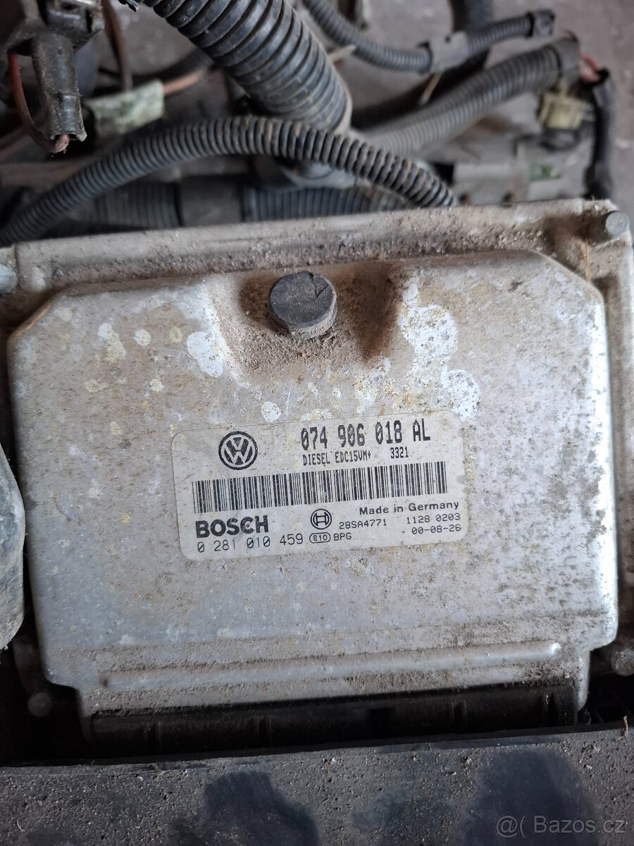 VWT4 2.5 TDI JEDNOTKA MOTORU ACV