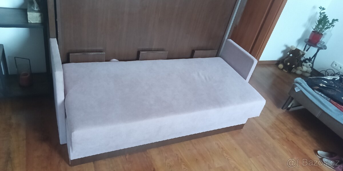 Výklopná postel s úložným prostorem