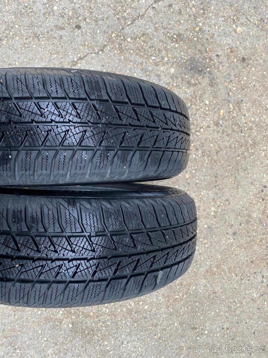 Pneu 185/65/15