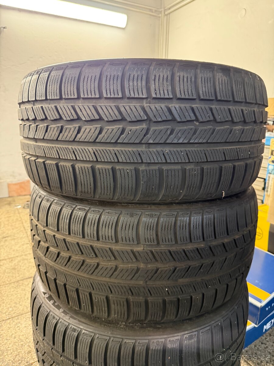 225-40 R18