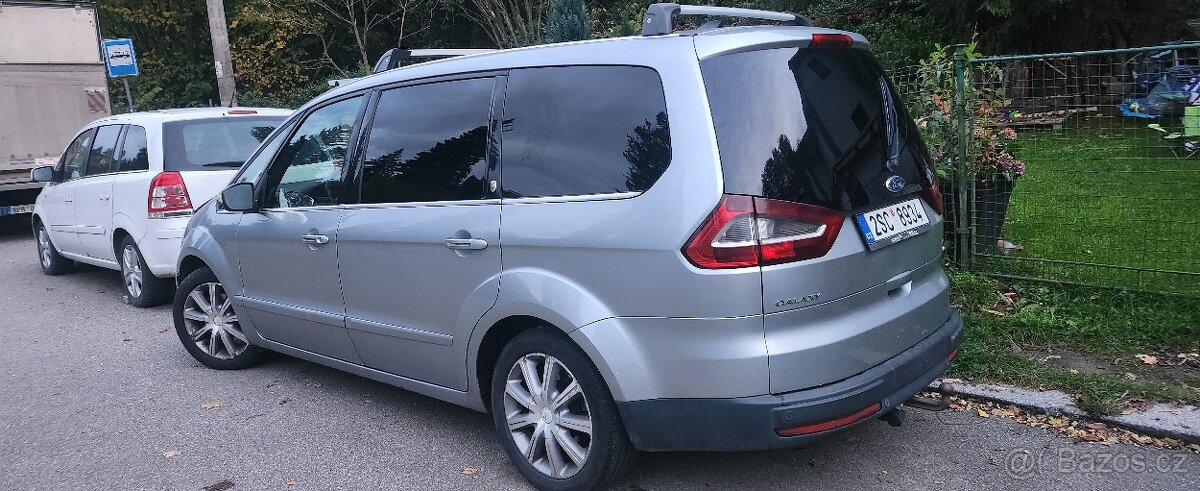 FORD Galaxy - zadní a přední část nehoda, plně pojízdné
