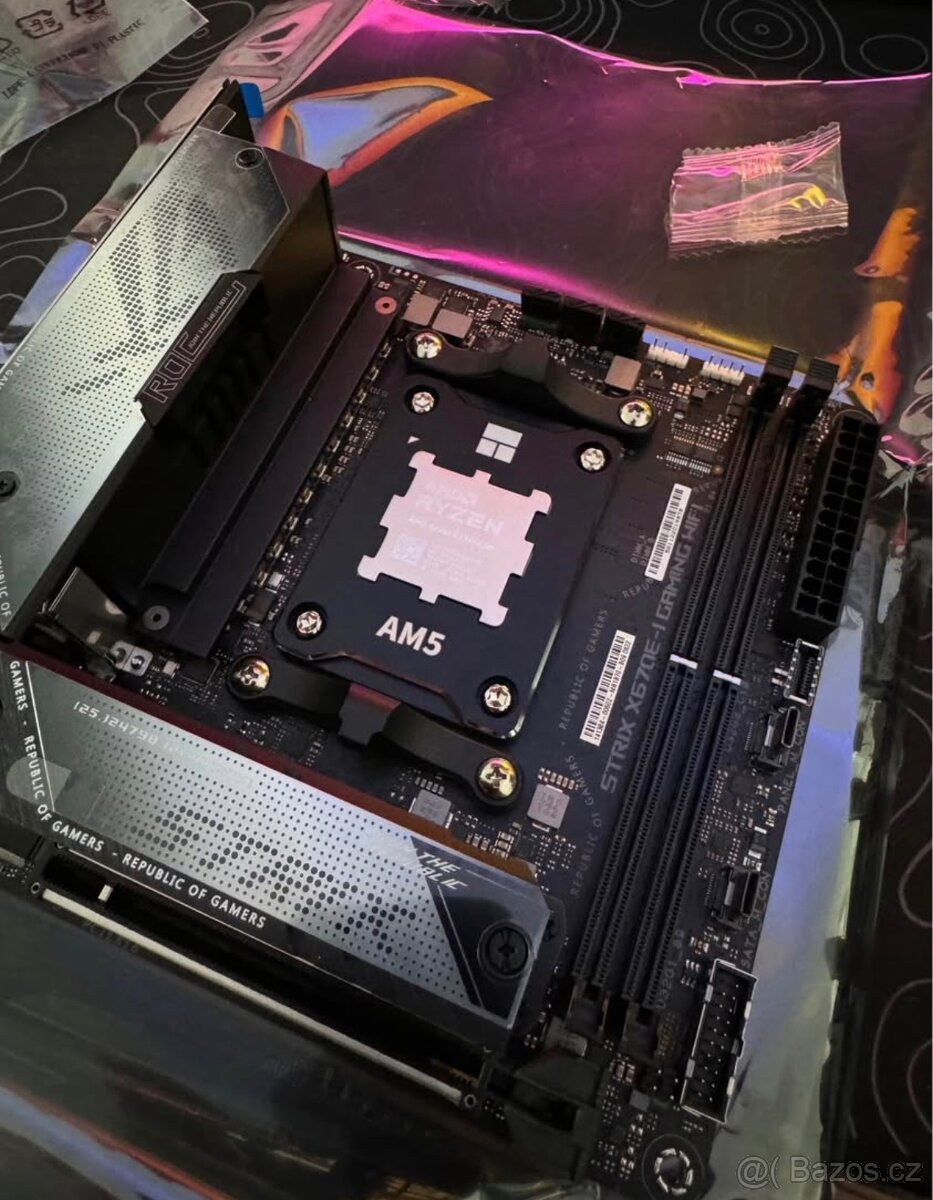 Základní deska ASUS ROG STRIX X670E-I GAMING WIFI