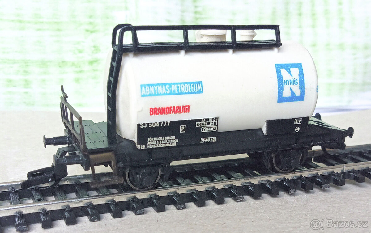 Nákladní vůz cisterna N. TT. Spřáhlo Tillig. Kovové dvojkolí