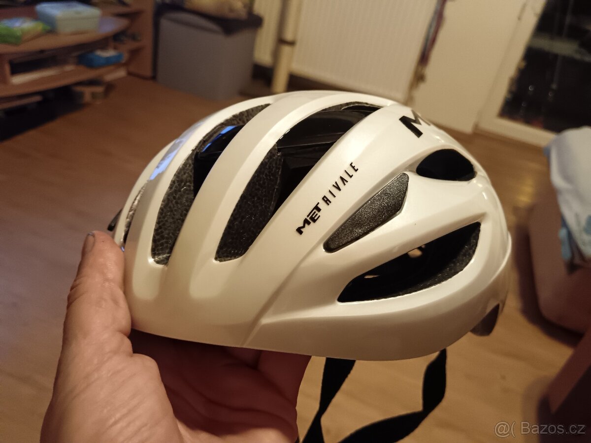 Prodám úplně nová cyklistická helma Met Rivale