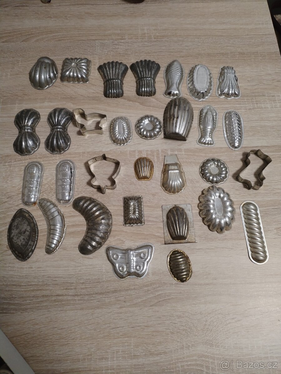 Formičky na cukroví retro.