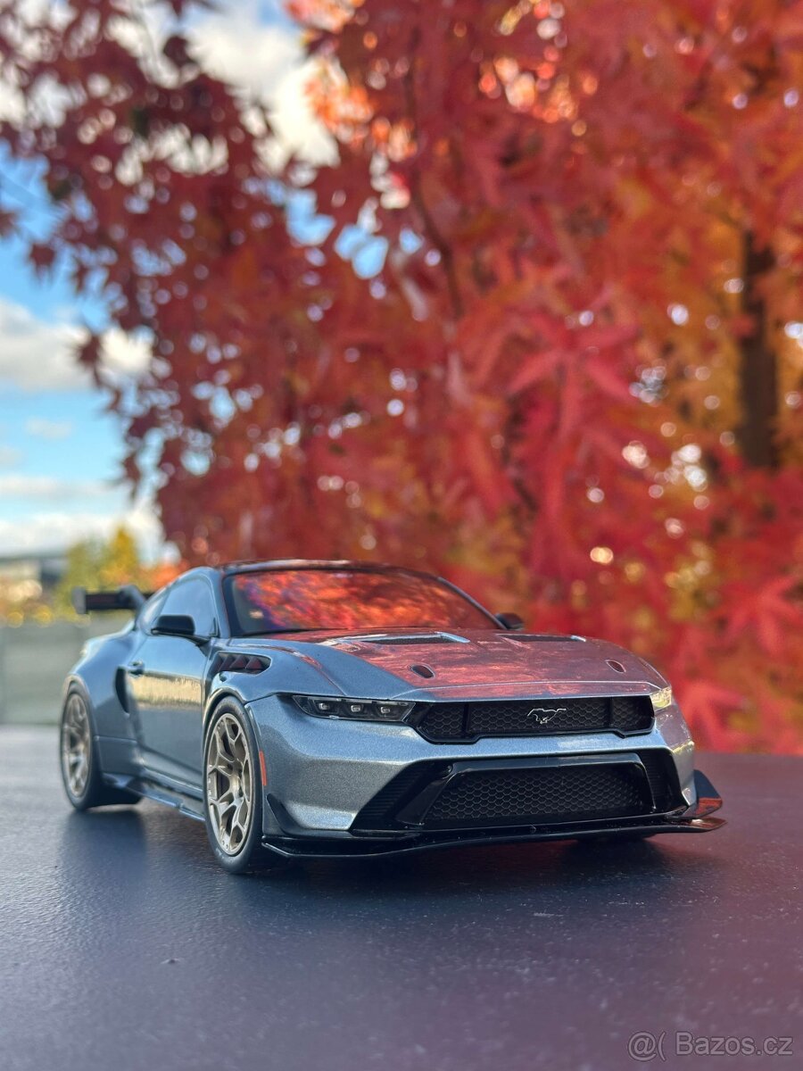 FORD zberatelsky model v mierke 1:18.