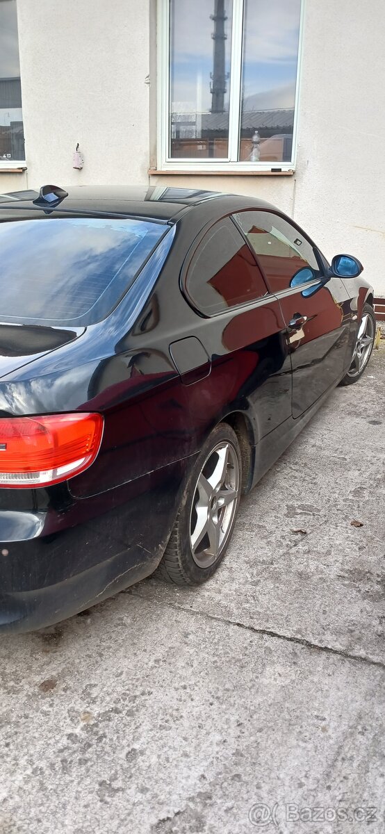 Prodám BMW e90 330xd NEPOJIZDNÉ