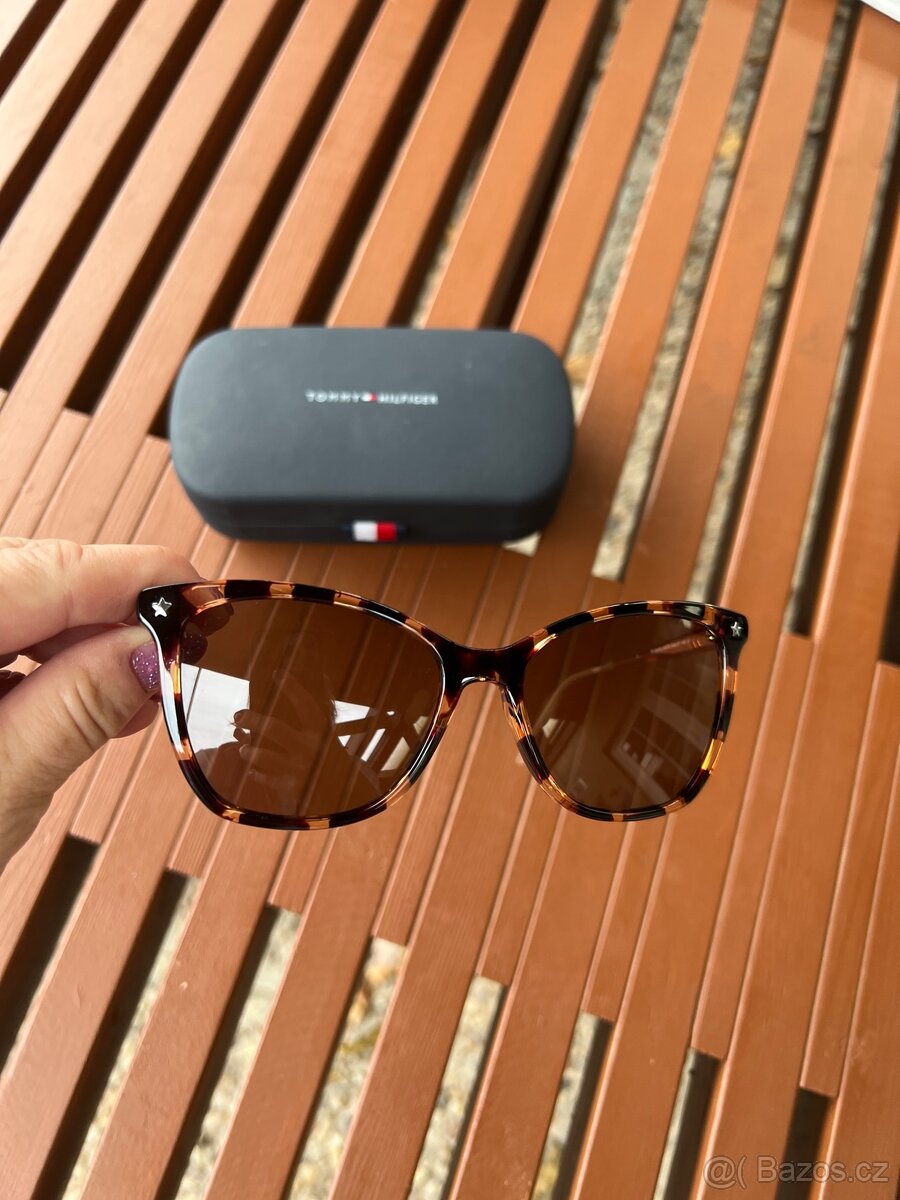 Sluneční brýle Tommy Hilfiger