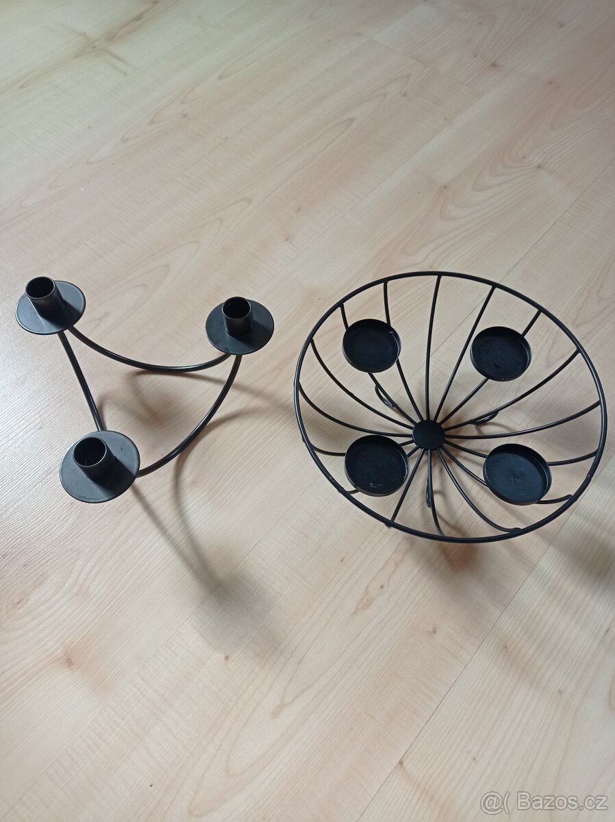 Stojánky na svíčky.