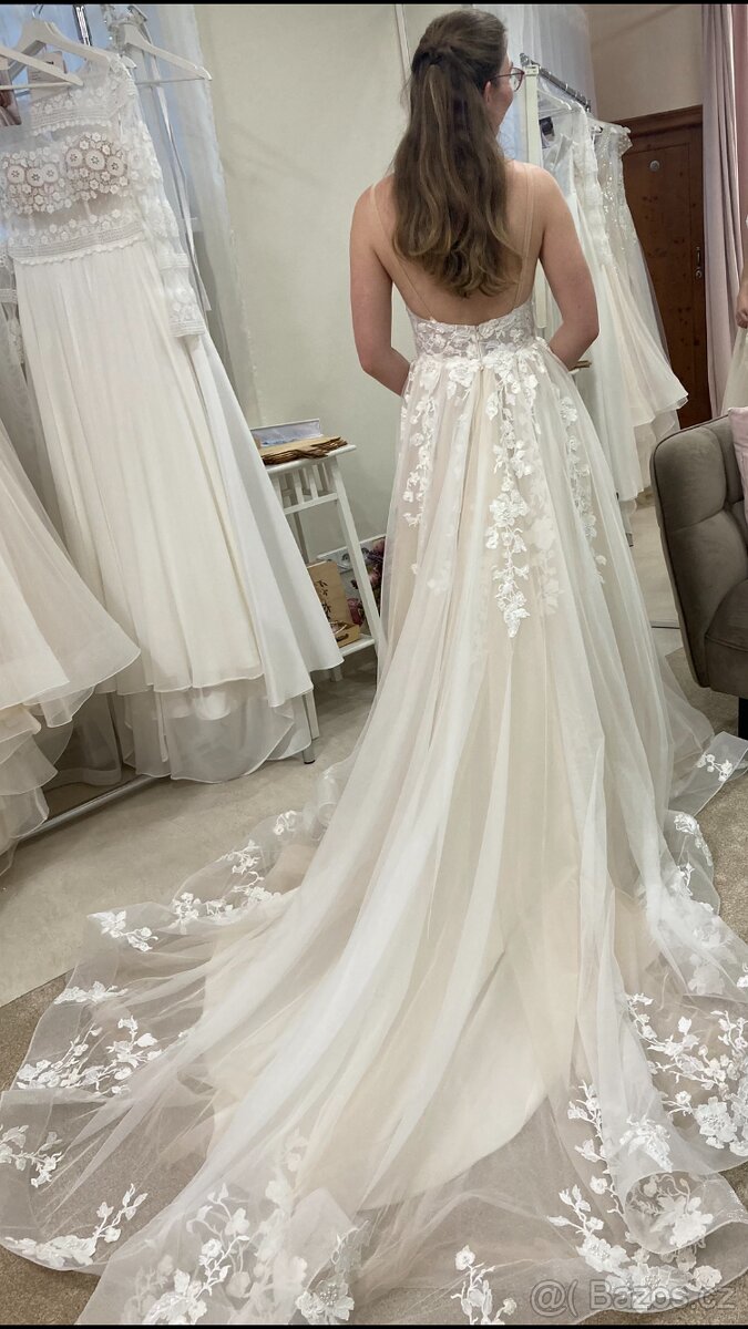 Svatební šaty Elody