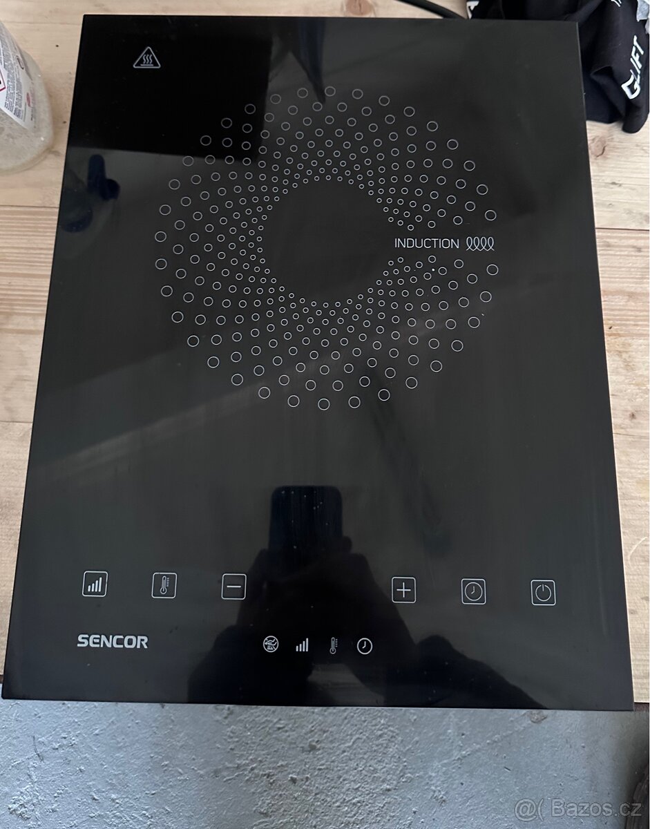 Indukční vařič Sencor
