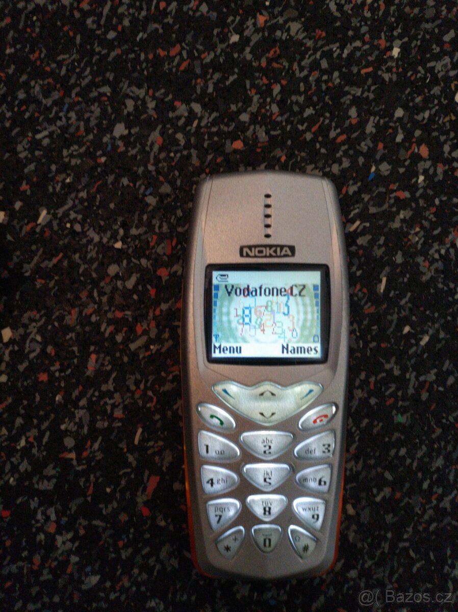 Nokia 3510i s baterií a s nabíječkou