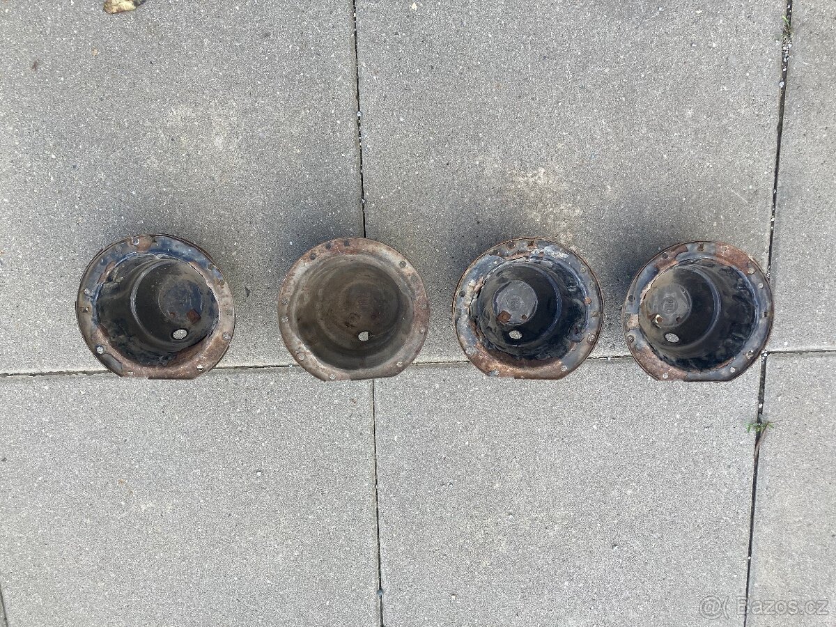 Hrnce světel Škoda LS, GLS