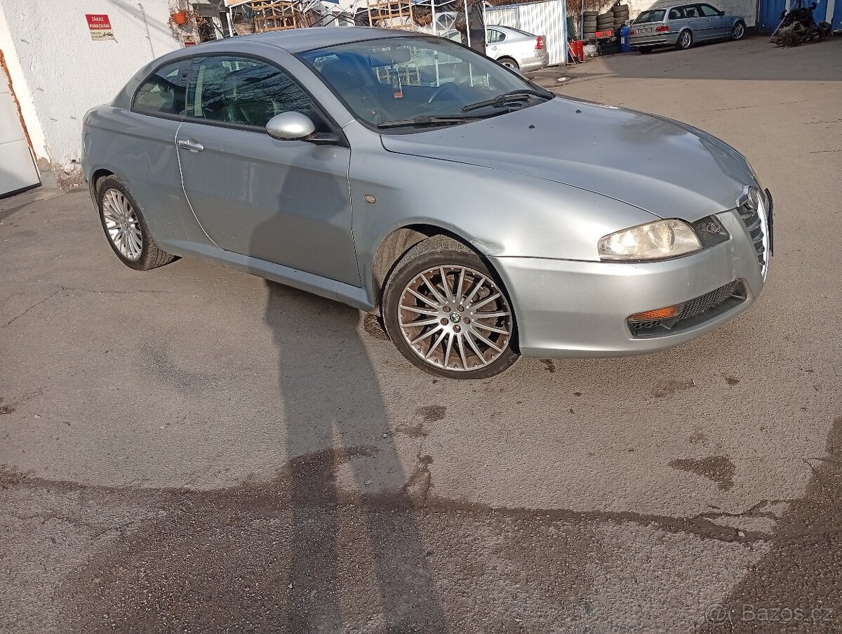 ---->Alfa Romeo GT 1.9 JTD ¹¹⁰kw