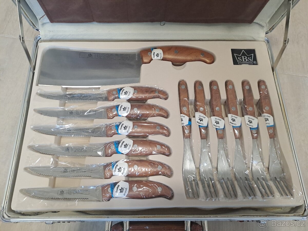 Sada nožů a steakových příborů