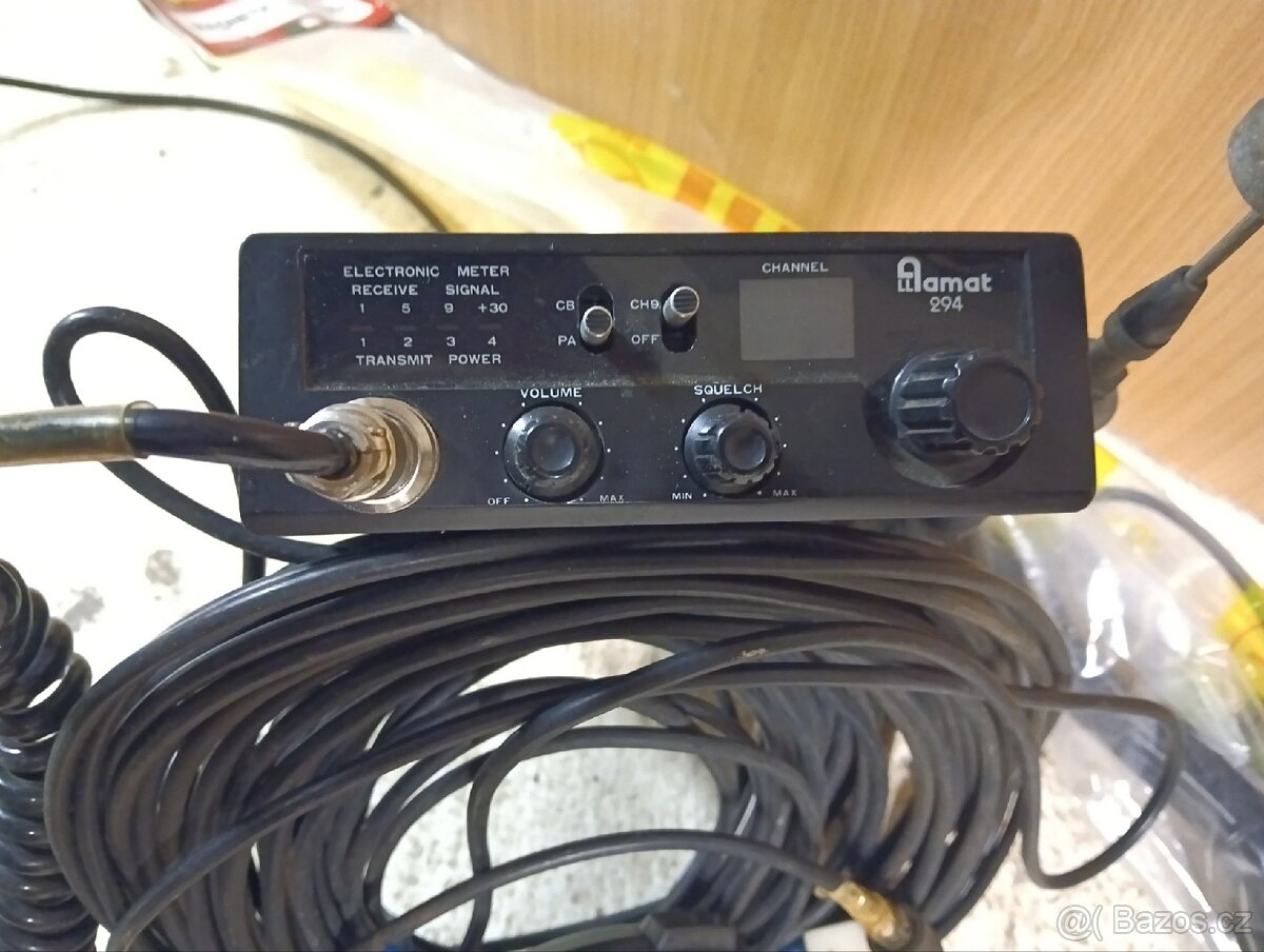 Vysílačka CB Allamat a dvě antény