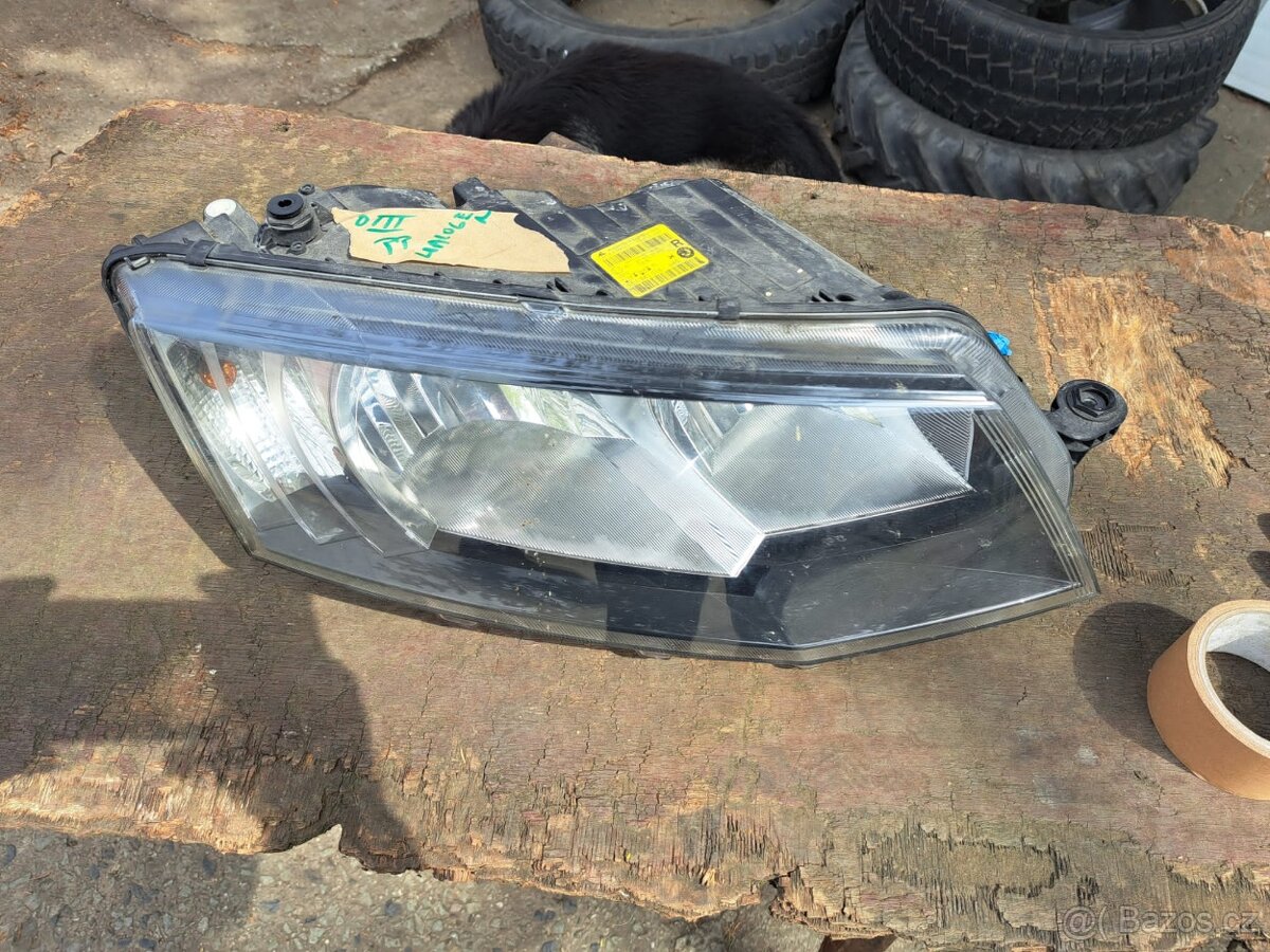 Pravé přední světlo Škoda Octavia III halogen