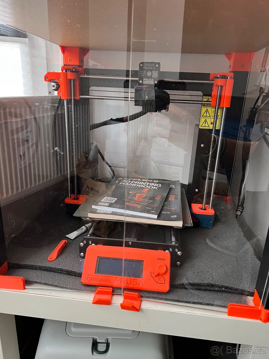 Prusa i3 MK3s + IKEA LACK with plexiglass + 5 filaments