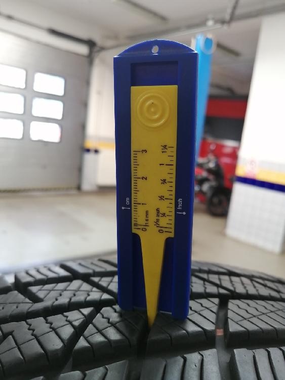 225/60-18 XL 104V Barum Polaris 5