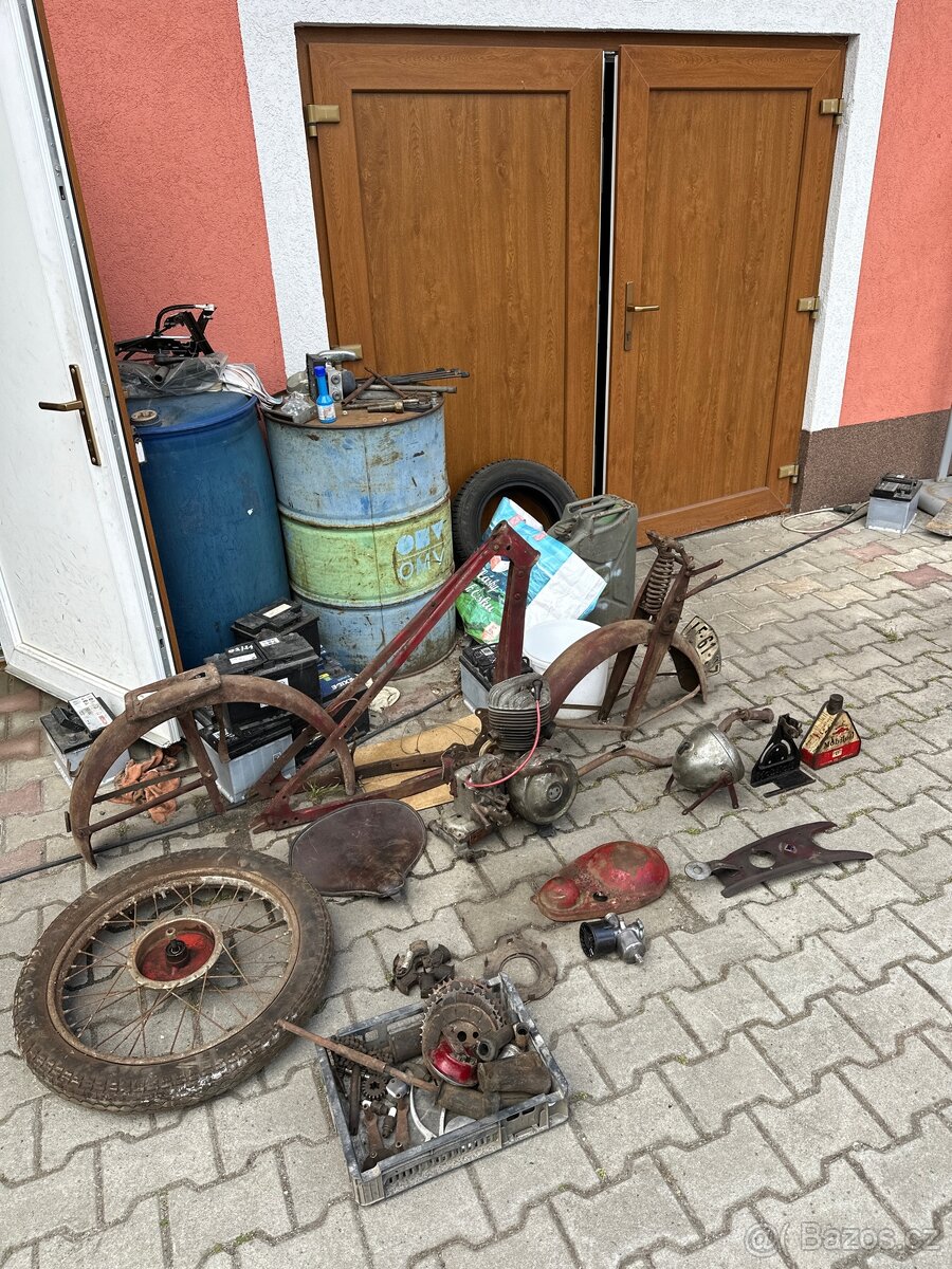 Jawa 175 Speciál - torzo, nožní řazení.