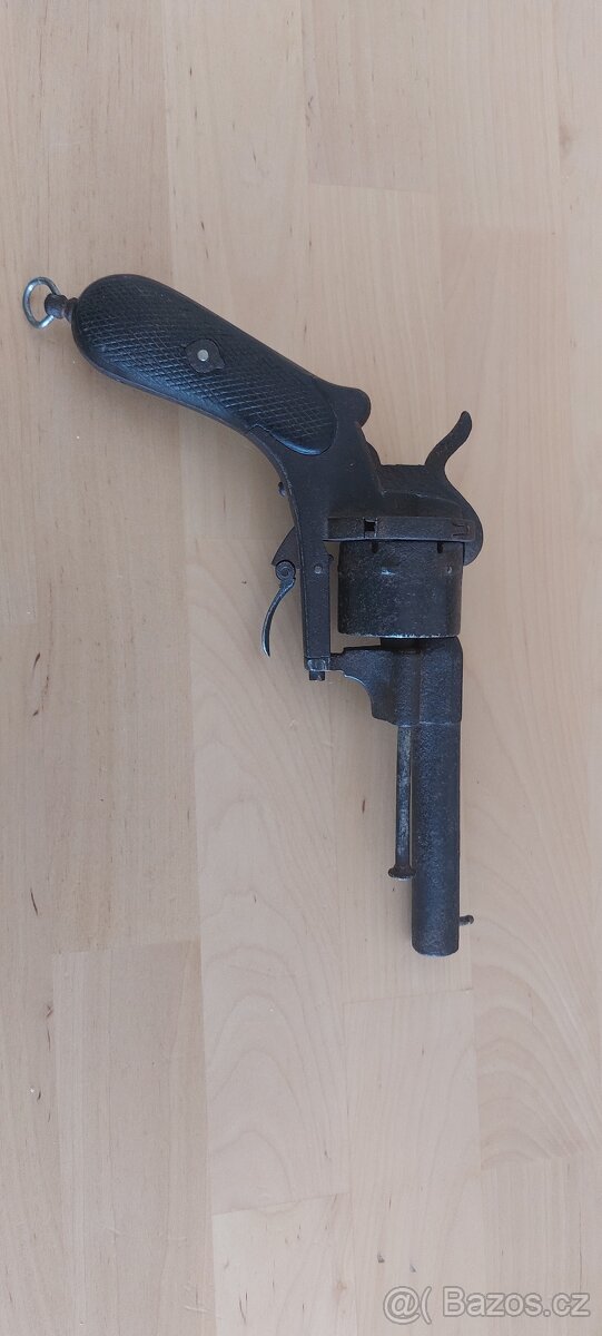 Velky revolver lefaucheux ráže 12mm