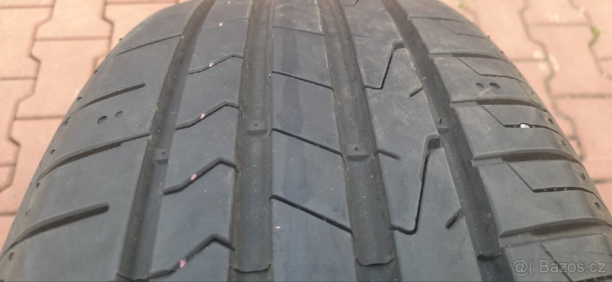 Letni pneu 215/65/R17 SUV