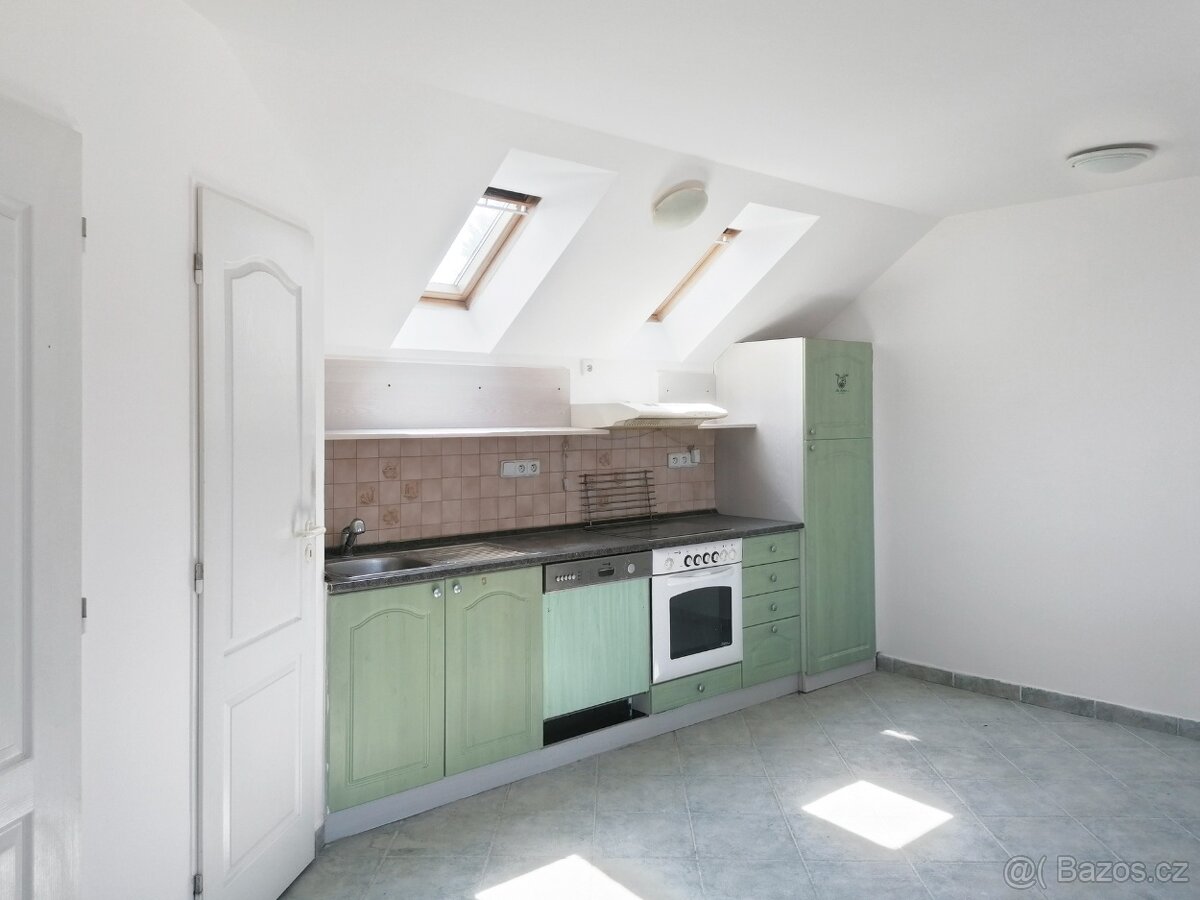 Pronájem bytu 3+kk, 75 m² – Staré Město