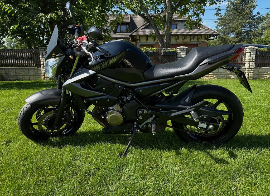 YAMAHA XJ6