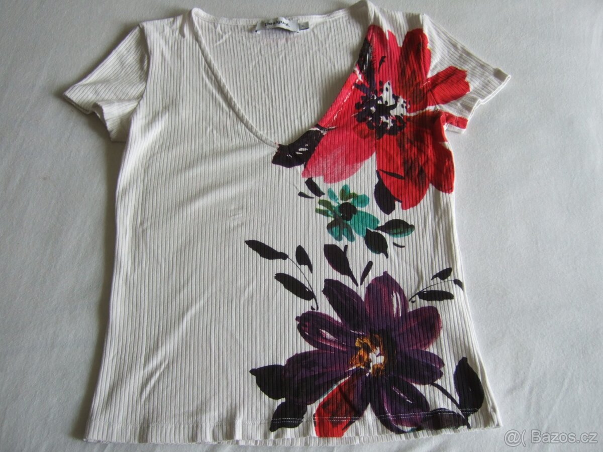 Tričko Desigual.