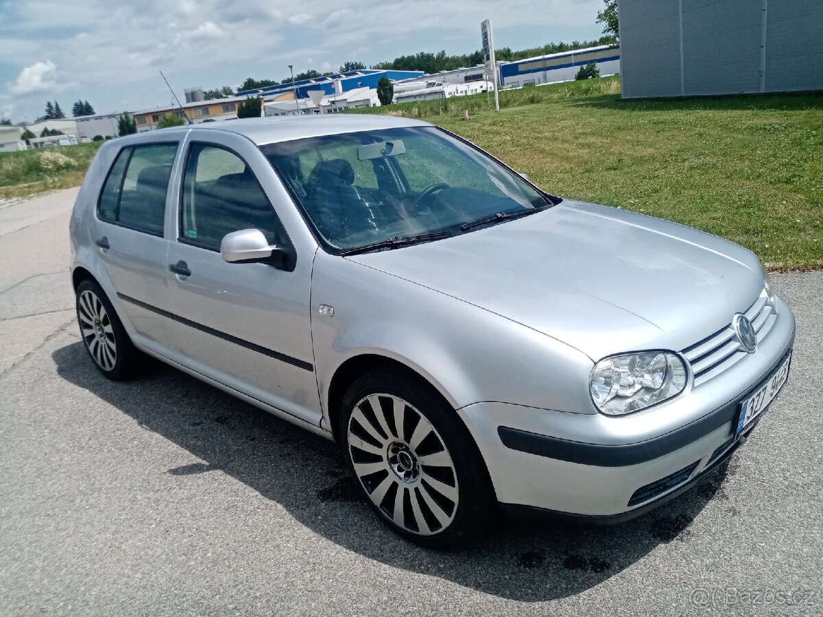 Volkswagen Golf IV 1,6 16V Edition 75kW r.v 3/2003