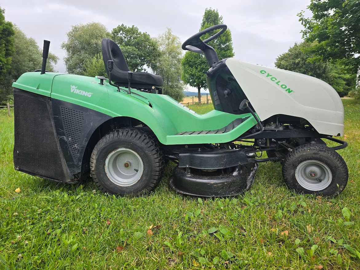 Sekací traktůrek Viking ( STIHL )