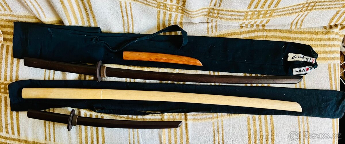 Samurajské meče bokken 4ks + 2x pouzdro