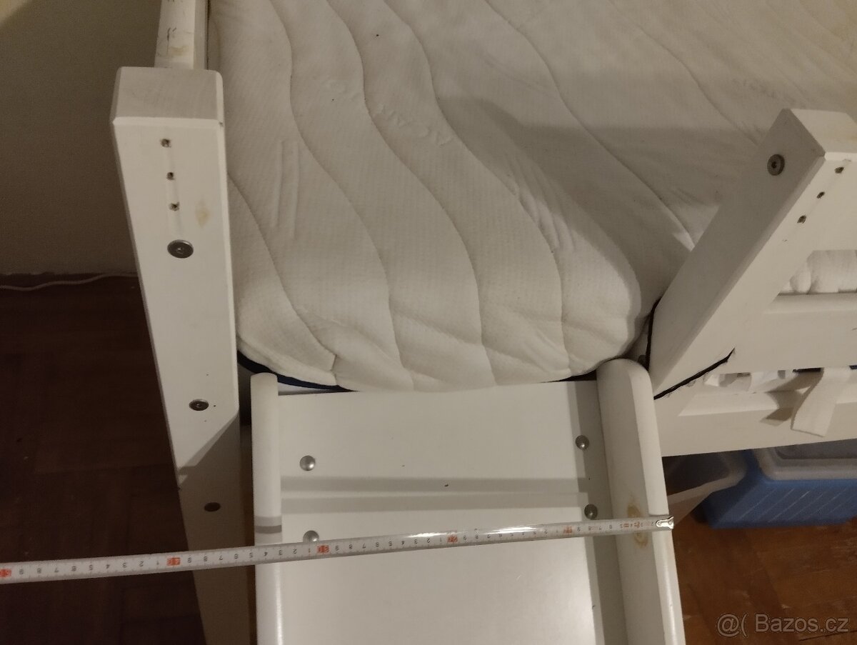 Postel pro děti s klouzackou